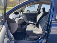 Usata Toyota Yaris 68 CV (50 kW) 2001 Blu Berlina