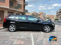 Usata Volvo V60 Business Edition 120 CV (88 kW) 2017 Nero Station wagon