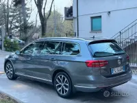 Usata VW Passat 190 CV (139 kW) 2017 Grigio Station wagon