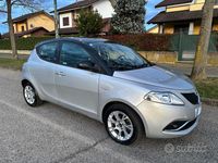 Usata Lancia Ypsilon Gold 95 CV (69 kW) 2016 Grigio Utilitaria