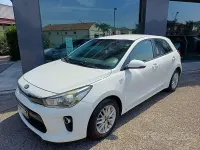 Usata Kia Rio 84 CV (61 kW) 2018 Bianco Berlina