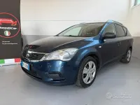 Usata Kia Ceed EX 109 CV (80 kW) 2009 Blu Utilitaria