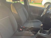 Usata Ford Fiesta 97 CV (71 kW) 2014 Argento Berlina