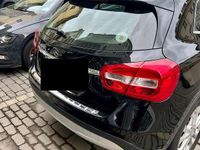 Usado Mercedes GLA180 Business 109 CV (80 kW) 2016 Negro SUV