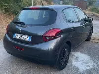 Usata Peugeot 208 68 CV (50 kW) 2015 Grigio Utilitaria