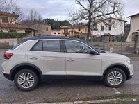 Usata VW T-Roc Life 110 CV (80 kW) 2023 Beige SUV