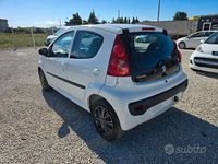 Usata Peugeot 107 68 CV (50 kW) 2010 Bianco Utilitaria