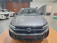 Usata VW Touareg R-line 231 CV (169 kW) 2024 Grigio SUV
