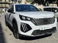 Usata Peugeot 2008 Active 101 CV (74 kW) 2024 Bianco SUV