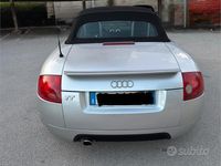 Usata Audi TT Roadster 180 CV (132 kW) 2000 Grigio Cabrio