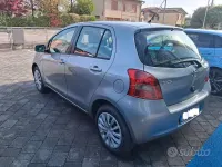 Usata Toyota Yaris 69 CV (50 kW) 2008 Grigio Utilitaria