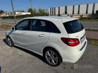 Usata Mercedes B180 Premium 109 CV (80 kW) 2015 Bianco Utilitaria