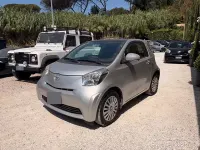 Usata Toyota iQ Active 68 CV (50 kW) 2012 Grigio Utilitaria