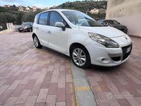 Usata Renault Scénic III Luxe 130 CV (95 kW) 2010 Bianco Monovolume