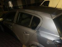 Käytetty Opel Astra 90 HP (66 kW) 2006 Sedan