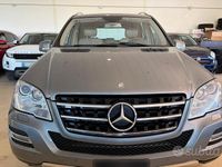 Usata Mercedes ML350 231 CV (169 kW) 2011 Grigio SUV