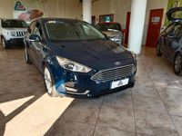 Begagnad Ford Focus Titanium 125 HK (91 kW) 2015 Blå Sedan