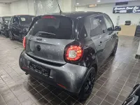 Usata Smart ForFour Passion 90 CV (66 kW) 2018 Grigio montagna metallizzato Utilitaria