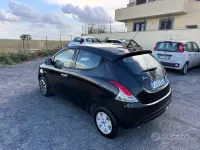 Usata Lancia Ypsilon 69 CV (50 kW) 2018 Marrone Utilitaria