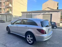Usata Mercedes R320 224 CV (164 kW) 2006 Grigio Station wagon