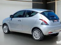 Usata Lancia Ypsilon Gold 95 CV (69 kW) 2017 Argento riflesso Utilitaria