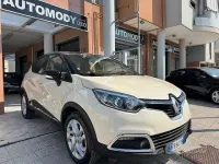 Usata Renault Captur Intens 90 CV (66 kW) 2016 Beige SUV