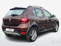 Usata Dacia Sandero Stepway 90 CV (66 kW) 2017 Marrone Berlina
