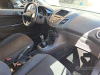 Usata Ford Fiesta 2015 Grigio Berlina