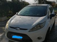 Usata Ford Fiesta 134 CV (98 kW) 2010 Bianco Utilitaria