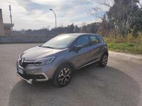 Usata Renault Captur 110 CV (80 kW) 2018 Grigio SUV