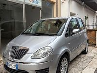 Usata Lancia Musa 90 CV (66 kW) 2009 Argento Monovolume