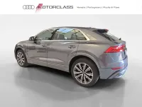 Usata Audi Q8 Sport 286 CV (210 kW) 2023 Grigio daytona perlato SUV