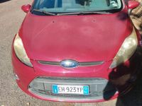 Usata Ford Fiesta 75 CV (55 kW) 2013 Rosso Utilitaria