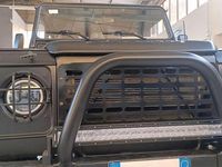 Usata Land Rover Defender S 122 CV (89 kW) 2002 Nero Station wagon