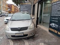 Usata Toyota Corolla 90 CV (66 kW) 2002 Grigio Berlina