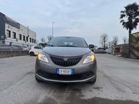 Usata Lancia Ypsilon Gold 69 CV (50 kW) 2024 Grigio granito Utilitaria