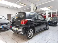 Usata Toyota Yaris Sport 106 CV (77 kW) 2002 Nero Berlina
