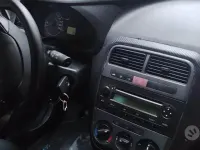 Usata Fiat Grande Punto 75 CV (55 kW) 2006 Bianco Utilitaria