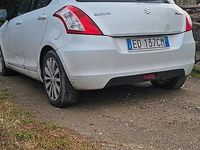 Begagnad Suzuki Swift 2010 Vit Halvkombi
