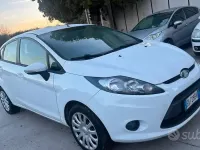 Usado Ford Fiesta 82 HP (60 kW) 2011 Branco Sedan