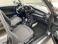 Begagnad Mini ONE 75 HK (55 kW) 2017 Svart Halvkombi