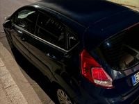 Usata Ford Fiesta 75 CV (55 kW) 2015 Blu Berlina