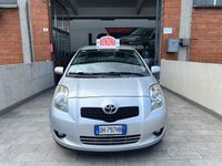 Usata Toyota Yaris 87 CV (63 kW) 2007 Grigio Utilitaria