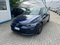 Usata VW Golf VIII Life 110 CV (80 kW) 2023 Blu Berlina