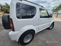 Usata Suzuki Jimny 86 CV (63 kW) 2010 Bianco SUV