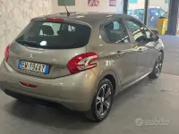 Usata Peugeot 208 Allure 68 CV (50 kW) 2014 Marrone Utilitaria