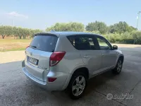 Usata Toyota RAV4 Luxury 177 CV (130 kW) 2008 Argento SUV