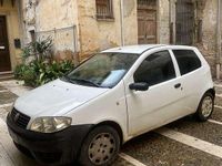 Usata Fiat Punto 69 CV (50 kW) 2004 Bianco Utilitaria