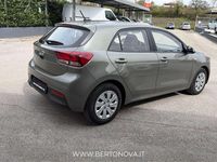 Usata Kia Rio Urban 83 CV (61 kW) 2023 Grigio Utilitaria