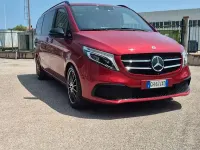 Usata Mercedes V300 237 CV (174 kW) 2022 Rosso Monovolume